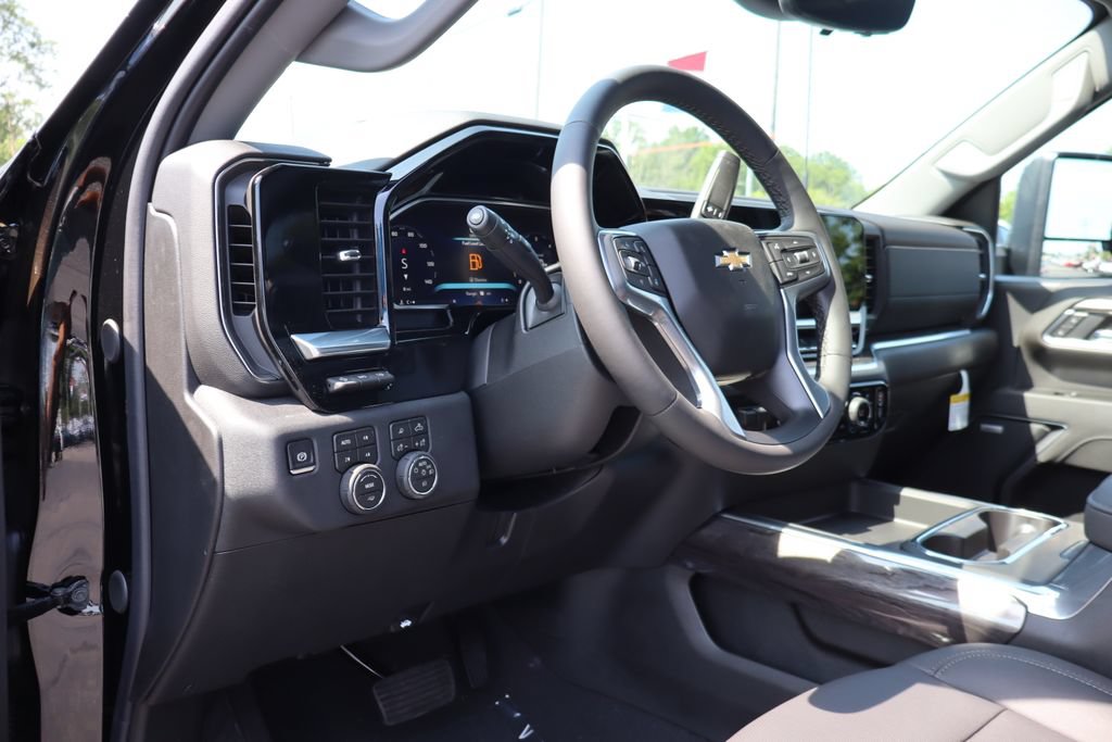 New 2026 Chevrolet Silverado 2500 LTZ w/ LTZ Convenience Package AWD/4WD image 8