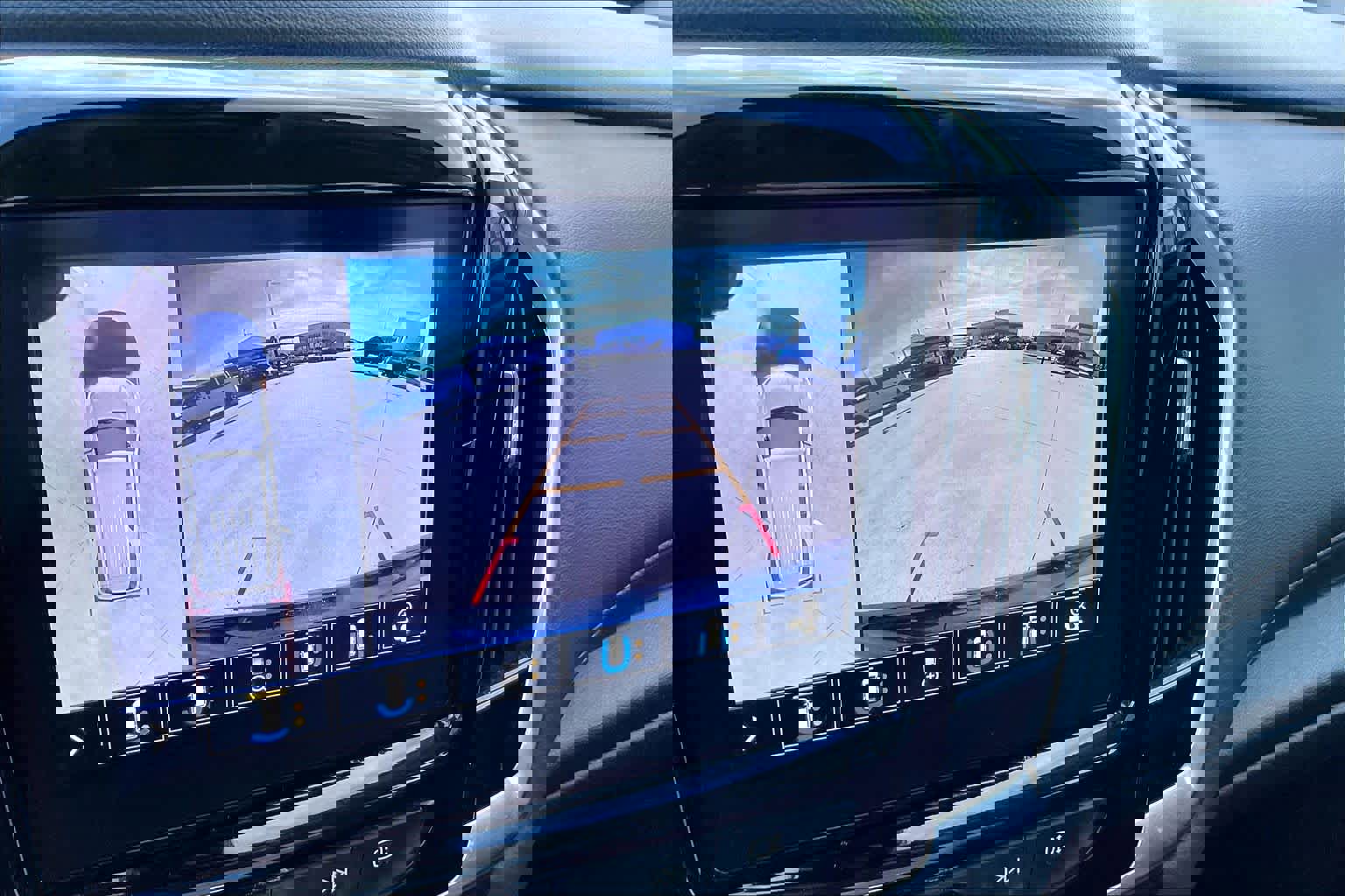 Used 2020 Chevrolet Traverse RS image 25