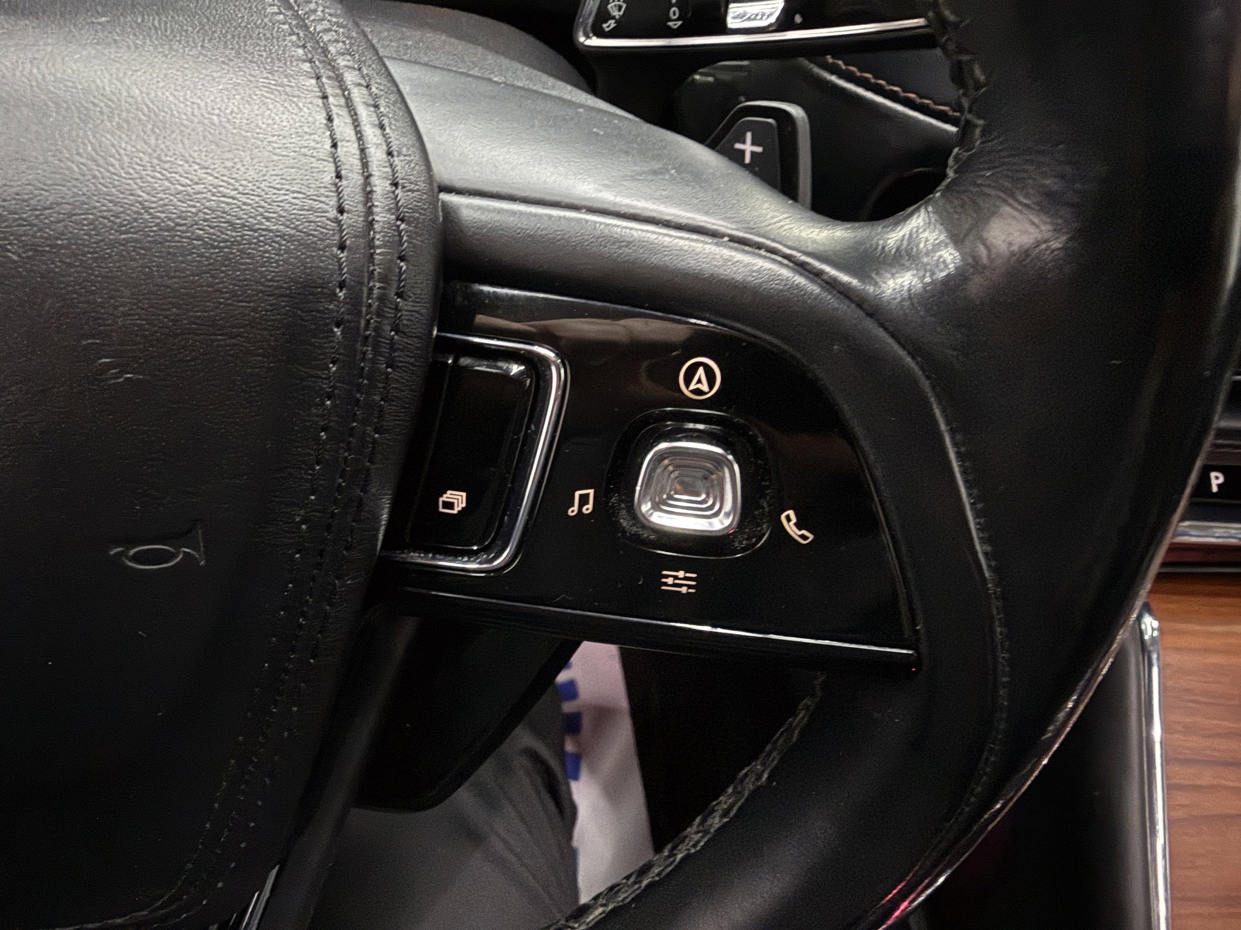 Used 2020 Lincoln Aviator Reserve w/ Equipment Group 202A image 16