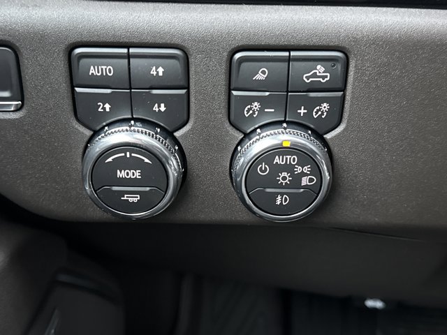 New 2026 GMC Sierra 2500 SLT w/ SLT Premium Package AWD/4WD image 26