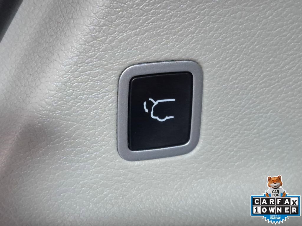Used 2024 Chrysler Pacifica Touring-L image 25