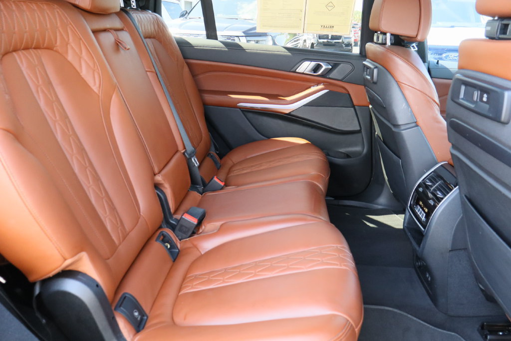 Used 2022 BMW X7 M50i AWD/4WD image 29