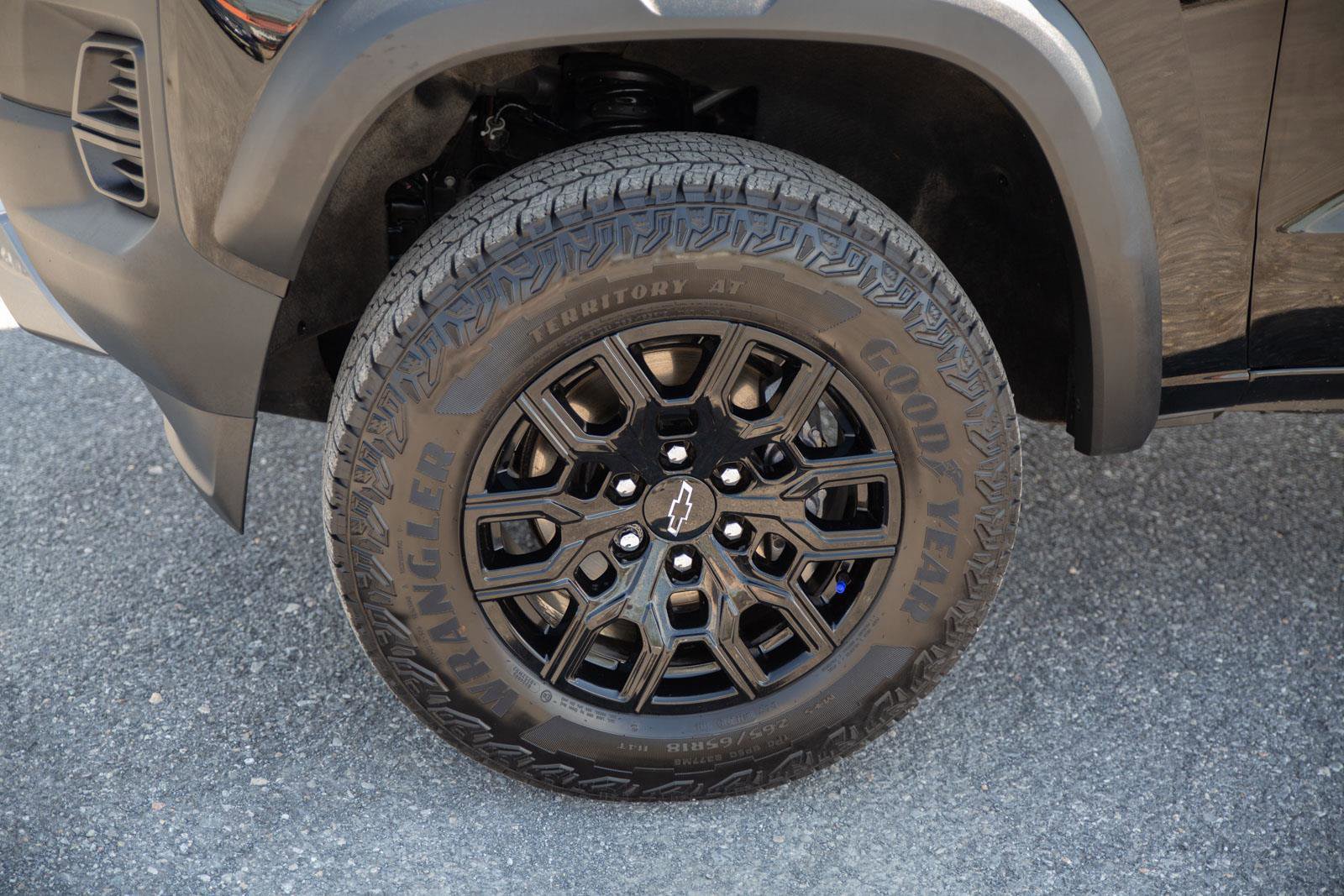 Used 2025 Chevrolet Colorado Trail Boss AWD/4WD image 11