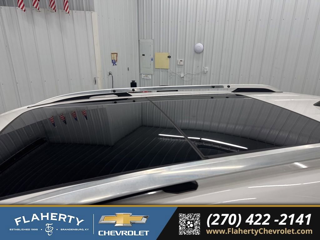 Used 2018 Chevrolet Equinox LT w/ Sun & Infotainment Package image 9