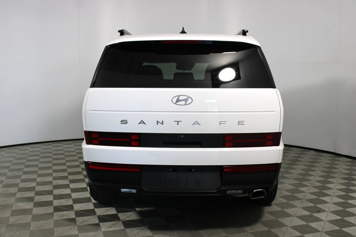 Used 2024 Hyundai Santa Fe SEL FWD image 5
