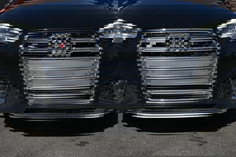 Used 2019 Audi S4 Premium Plus w/ Premium Plus Package image 4