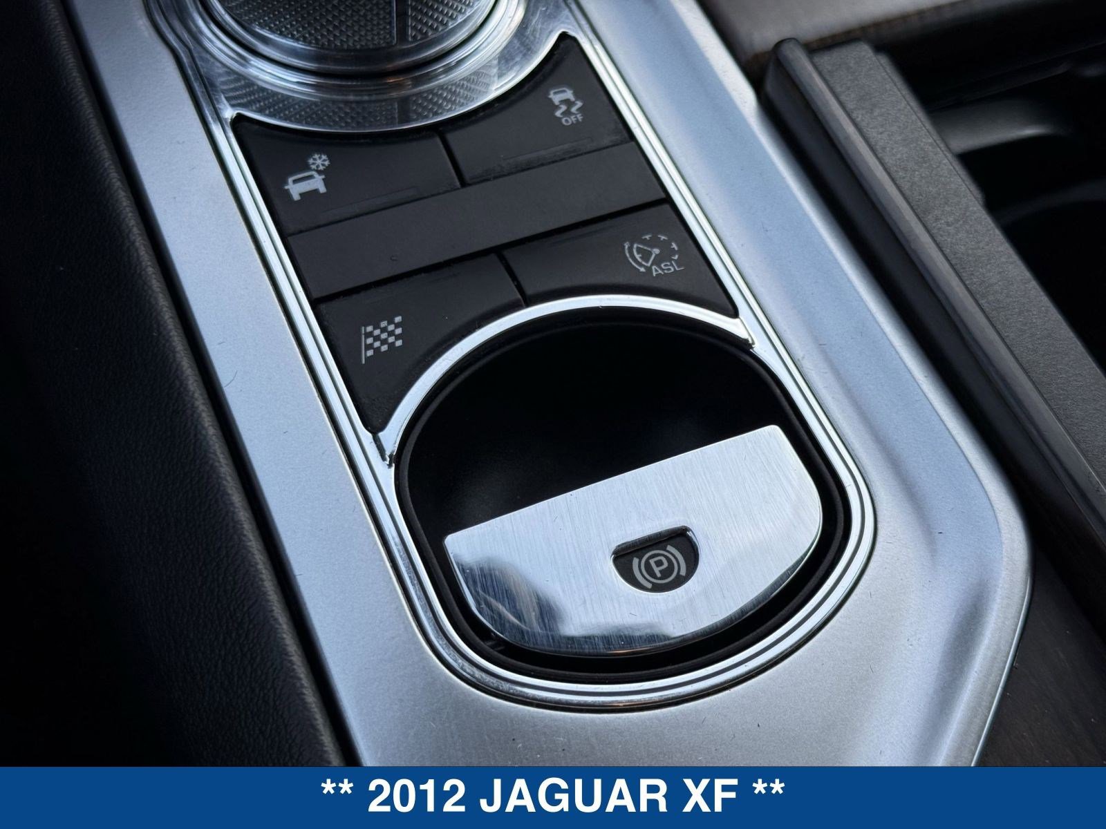 Used 2012 Jaguar XF image 28