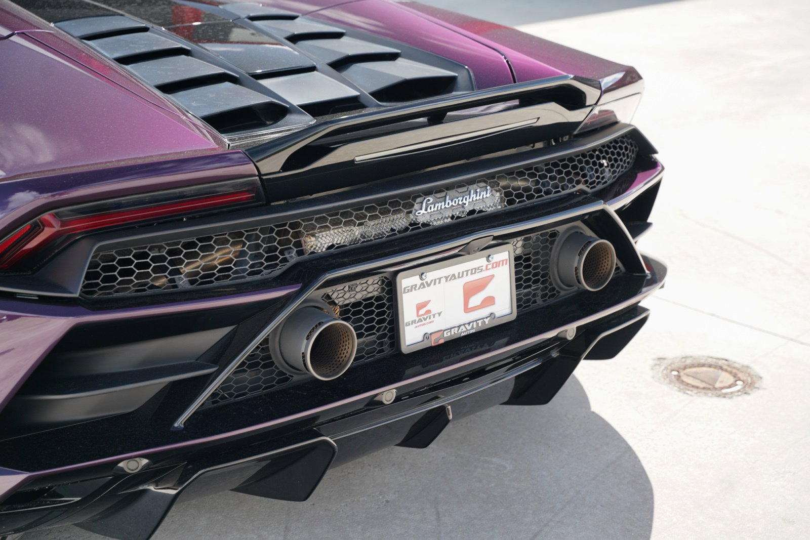 Used 2022 Lamborghini Huracan EVO RWD image 16