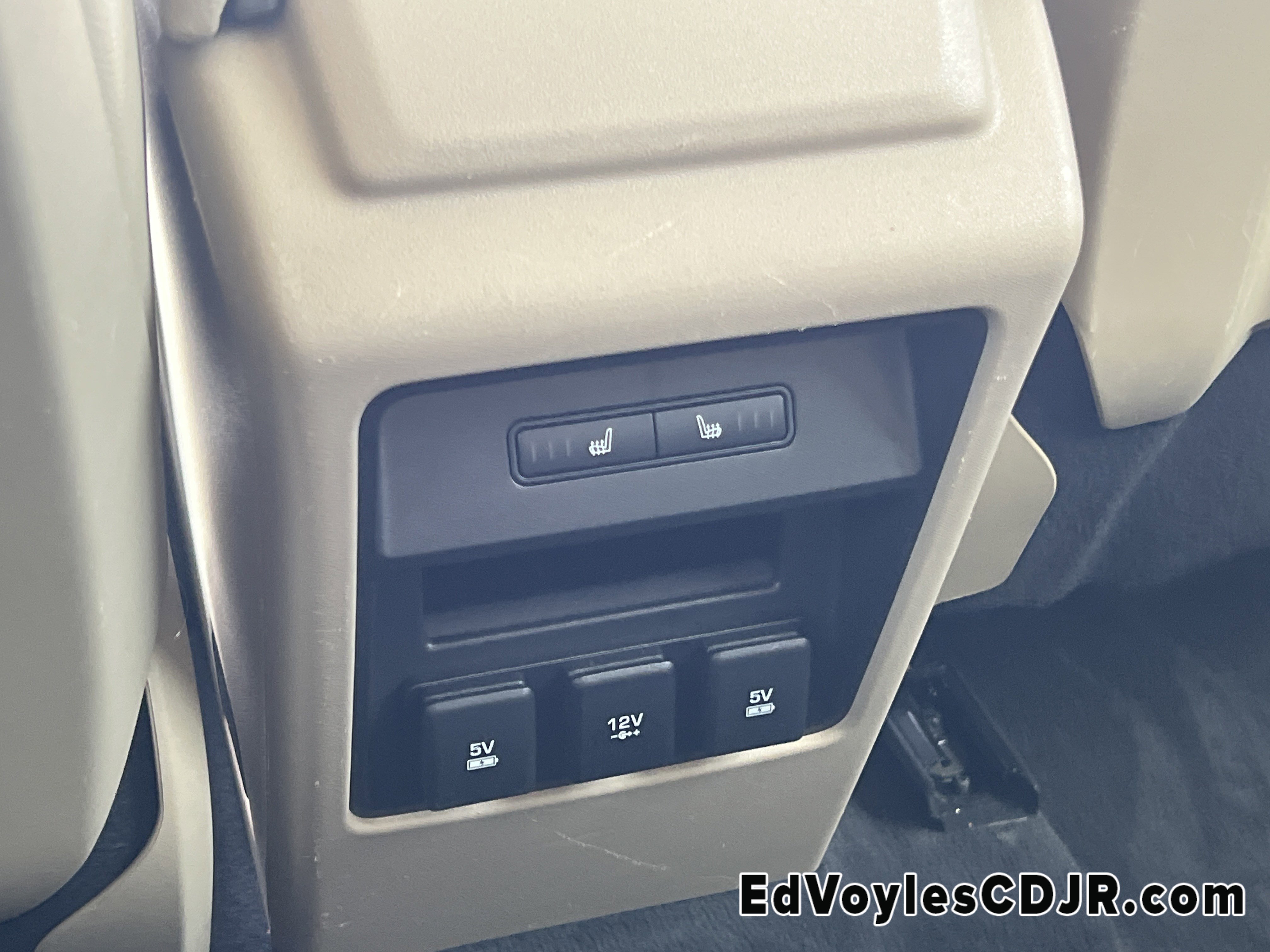 Used 2018 Land Rover Discovery Sport HSE image 28