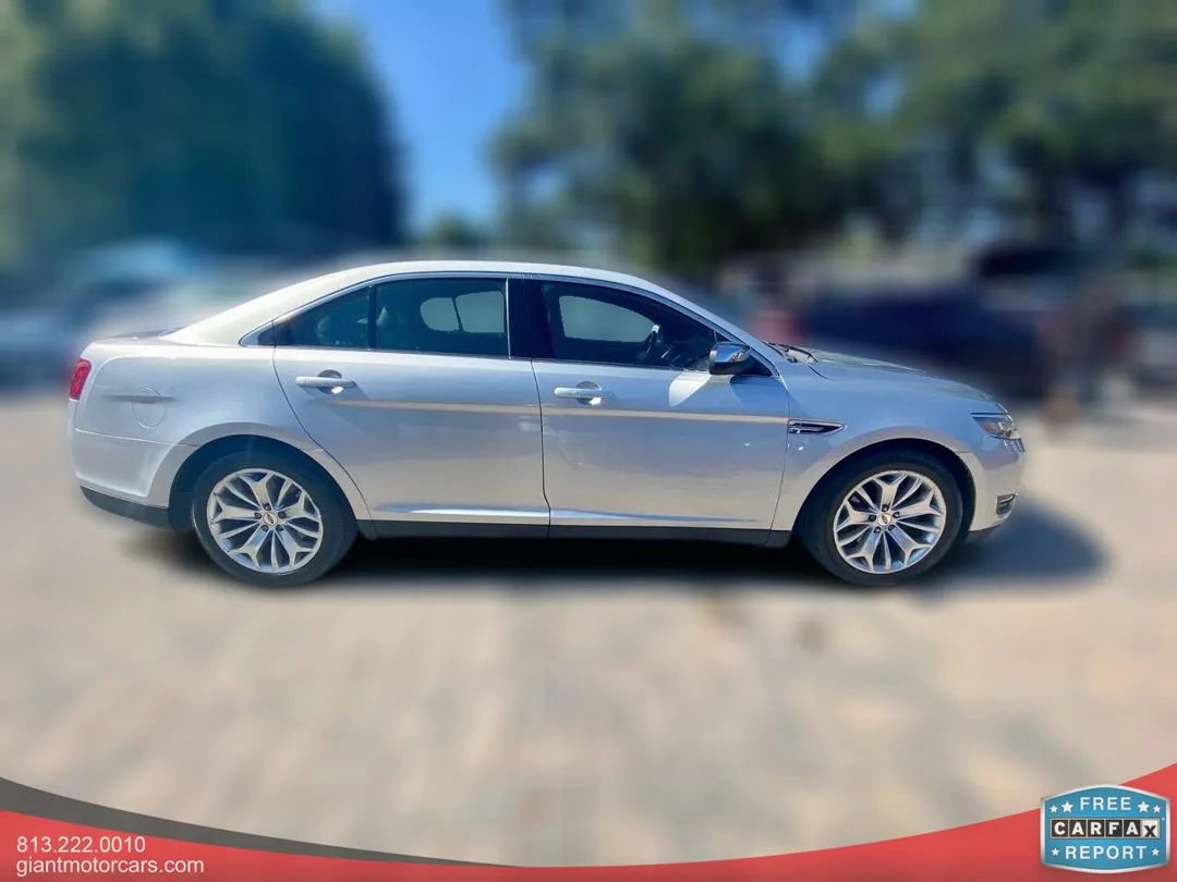 Used 2017 Ford Taurus Limited image 4