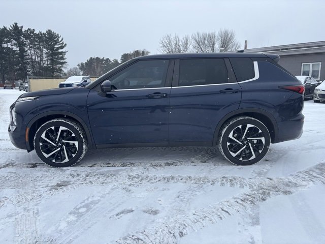 Used 2022 Mitsubishi Outlander SE image 4