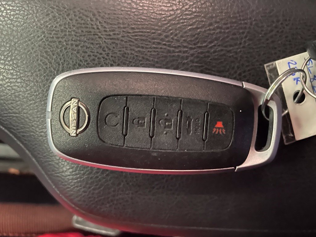 Certified 2025 Nissan Versa SR w/ Trunk Package FWD image 18