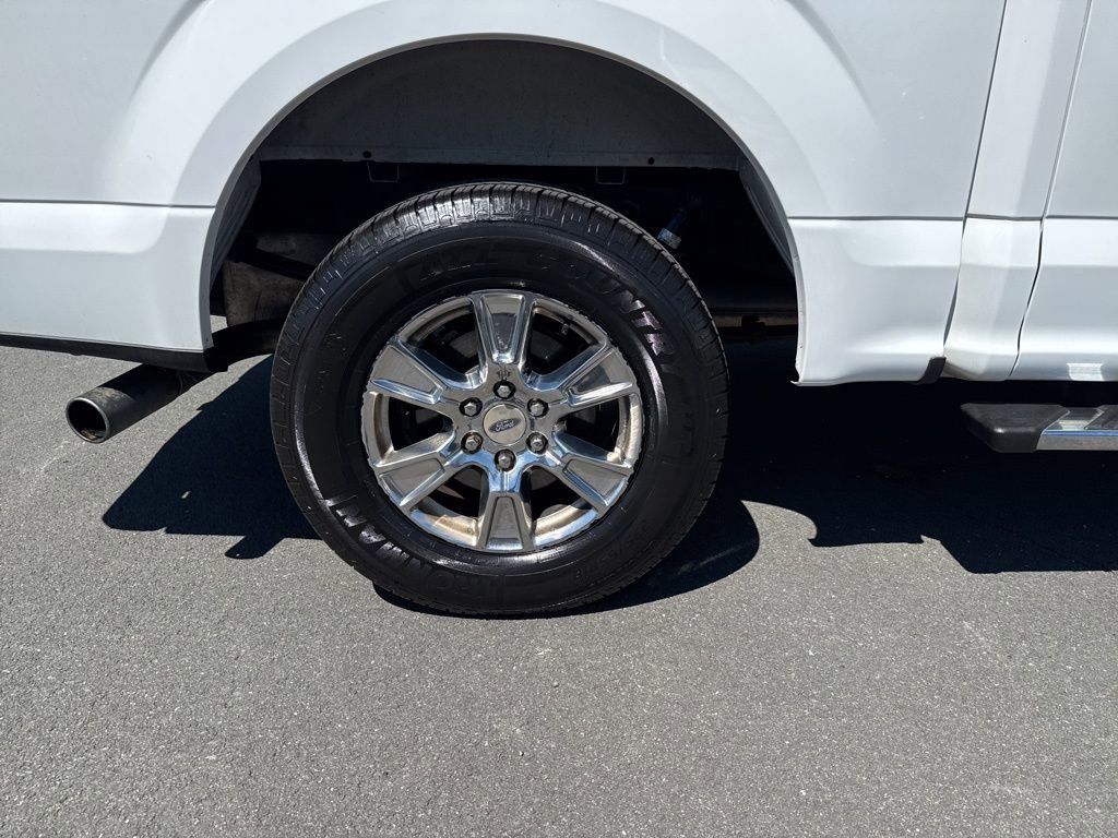 Used 2017 Ford F150 XLT w/ Equipment Group 301A Mid AWD/4WD image 9