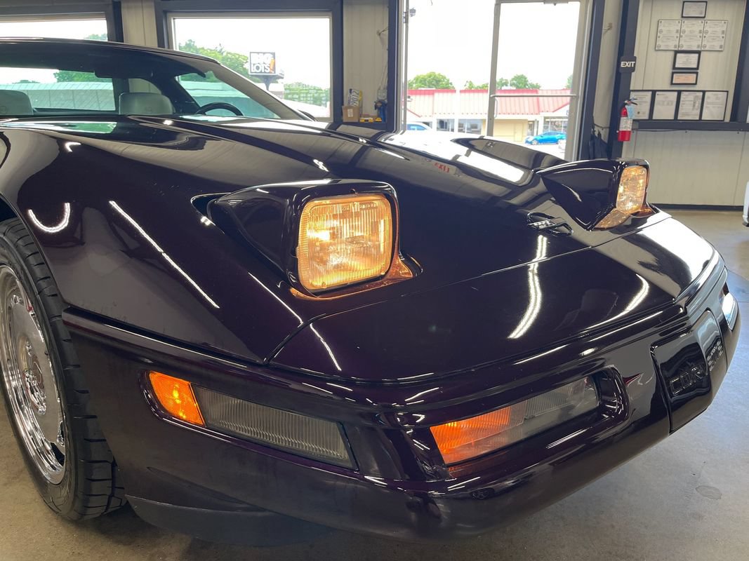 Used 1993 Chevrolet Corvette Coupe RWD image 30