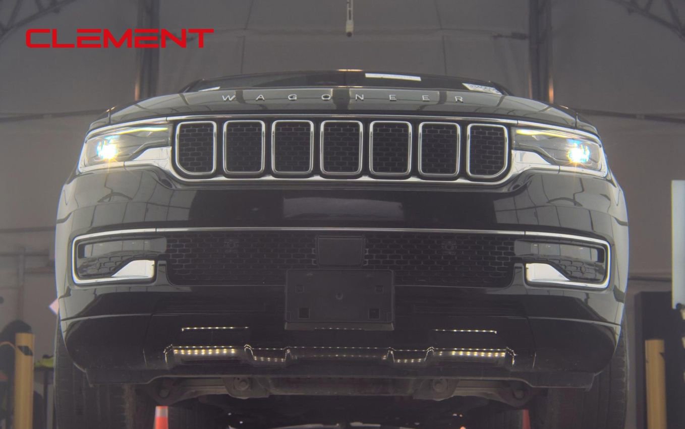 Used 2024 Jeep Wagoneer 2WD w/ Premium Group I image 3