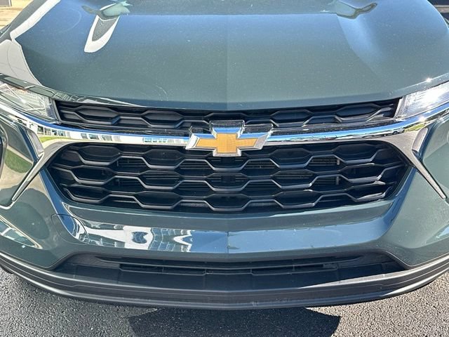 Used 2026 Chevrolet Trax LS FWD image 9
