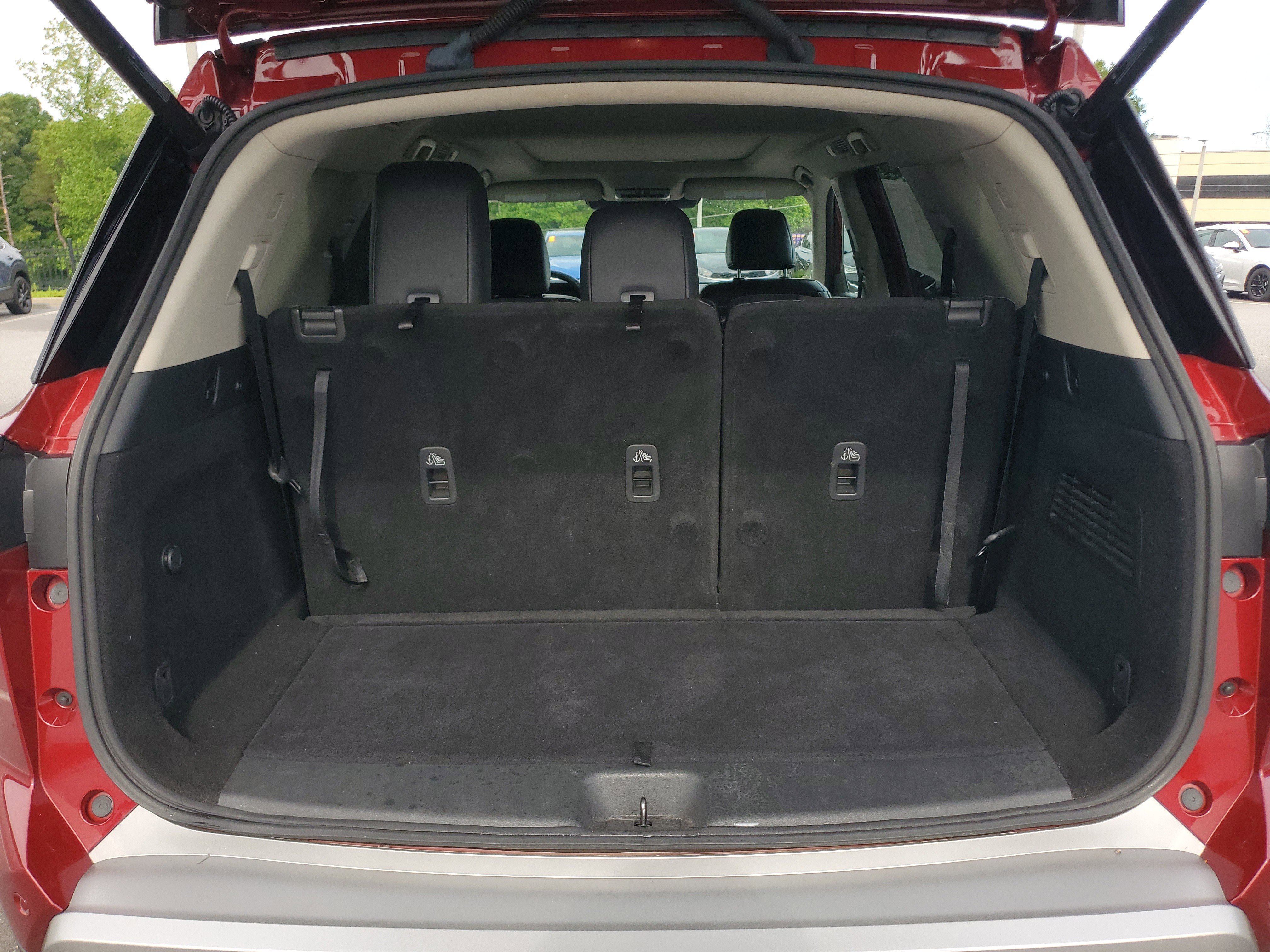 Used 2023 Nissan Pathfinder Platinum w/ Cargo Package AWD/4WD image 10