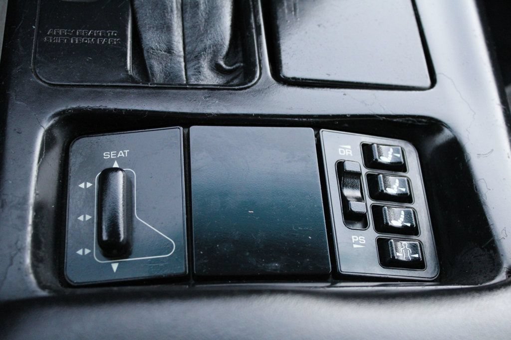 Used 1996 Chevrolet Corvette Convertible RWD image 19