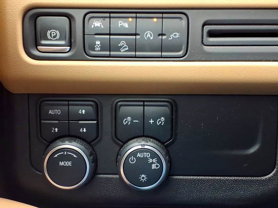 Used 2021 Chevrolet Tahoe Premier image 21