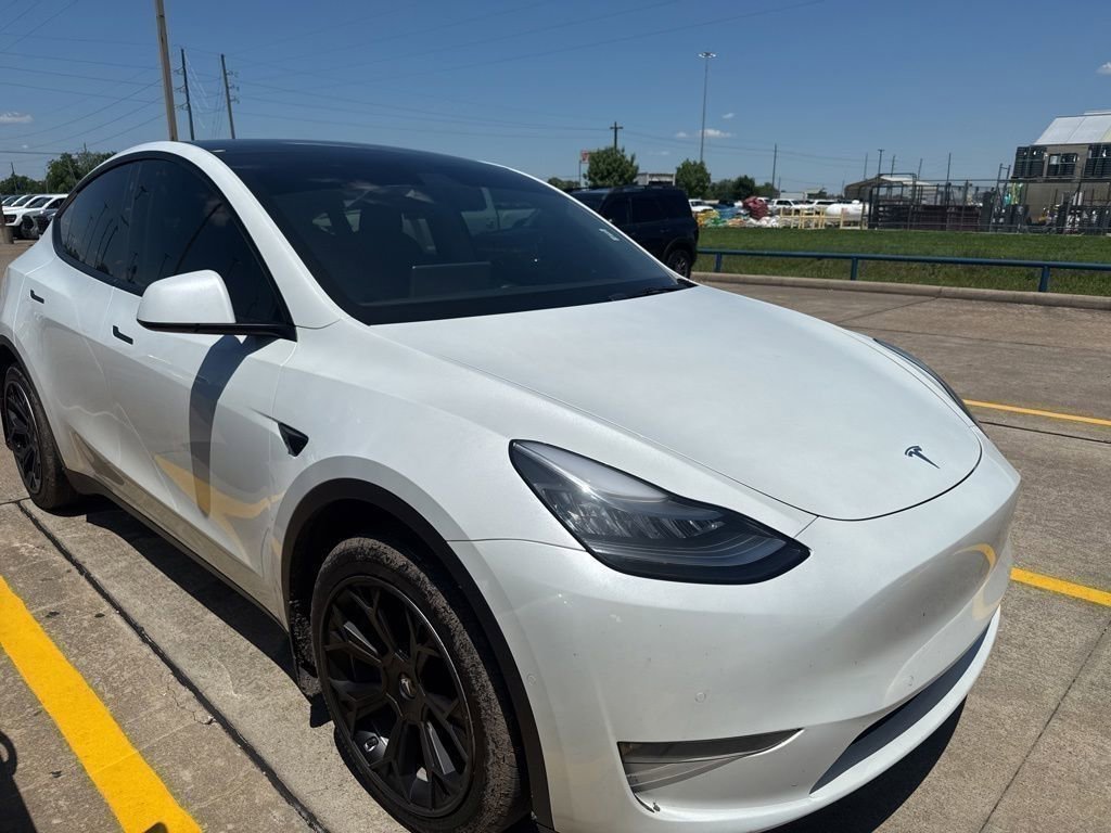 Used 2021 Tesla Model Y Long Range AWD/4WD image 1