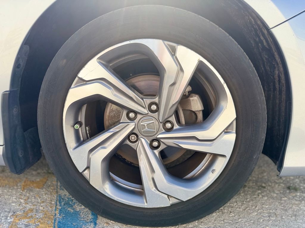 Used 2018 Honda Accord EX image 12