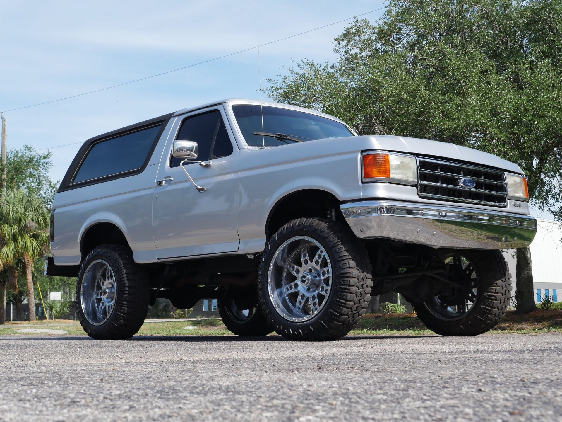 Used 1990 Ford Bronco AWD/4WD image 11