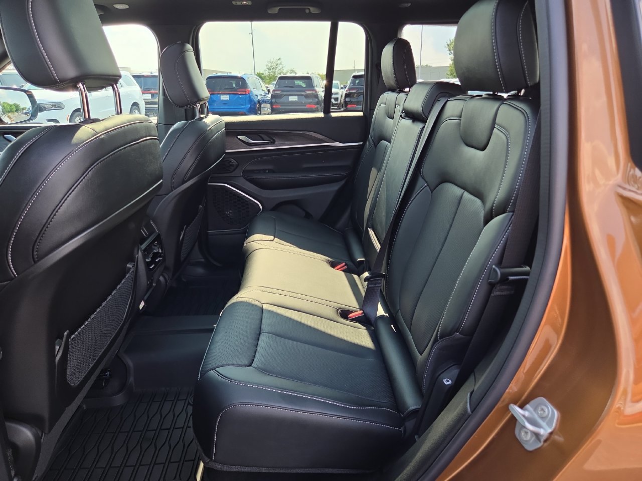 New 2026 Jeep Grand Cherokee Limited AWD/4WD image 13