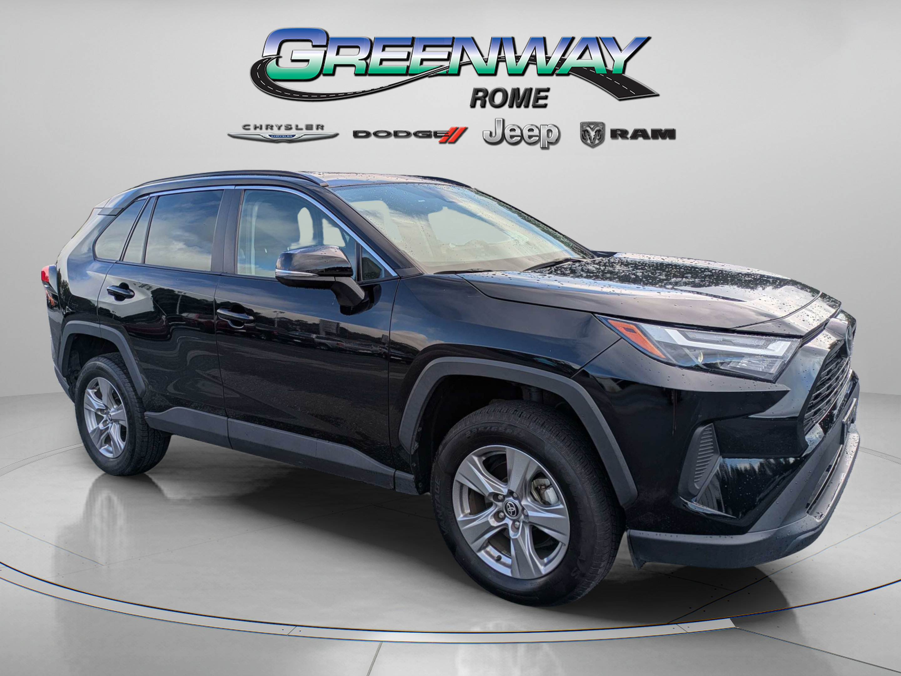 Used 2024 Toyota RAV4 XLE FWD image 1