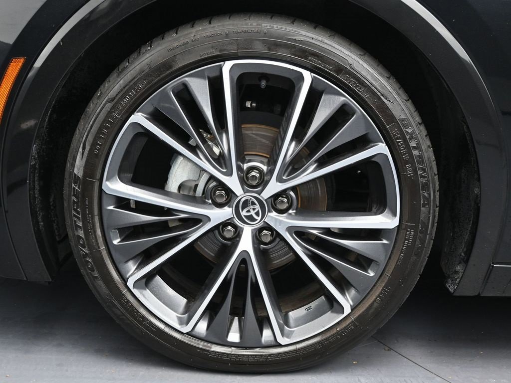 Used 2024 Toyota Prius XLE image 9