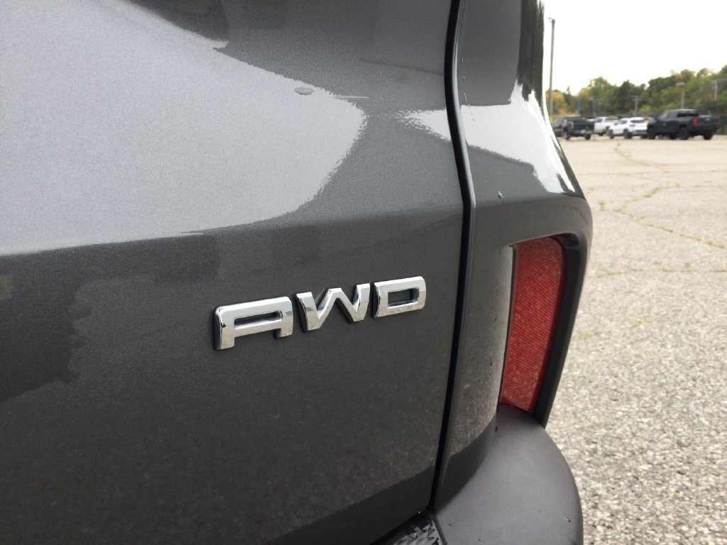 Used 2025 Ford Escape Active AWD/4WD image 10
