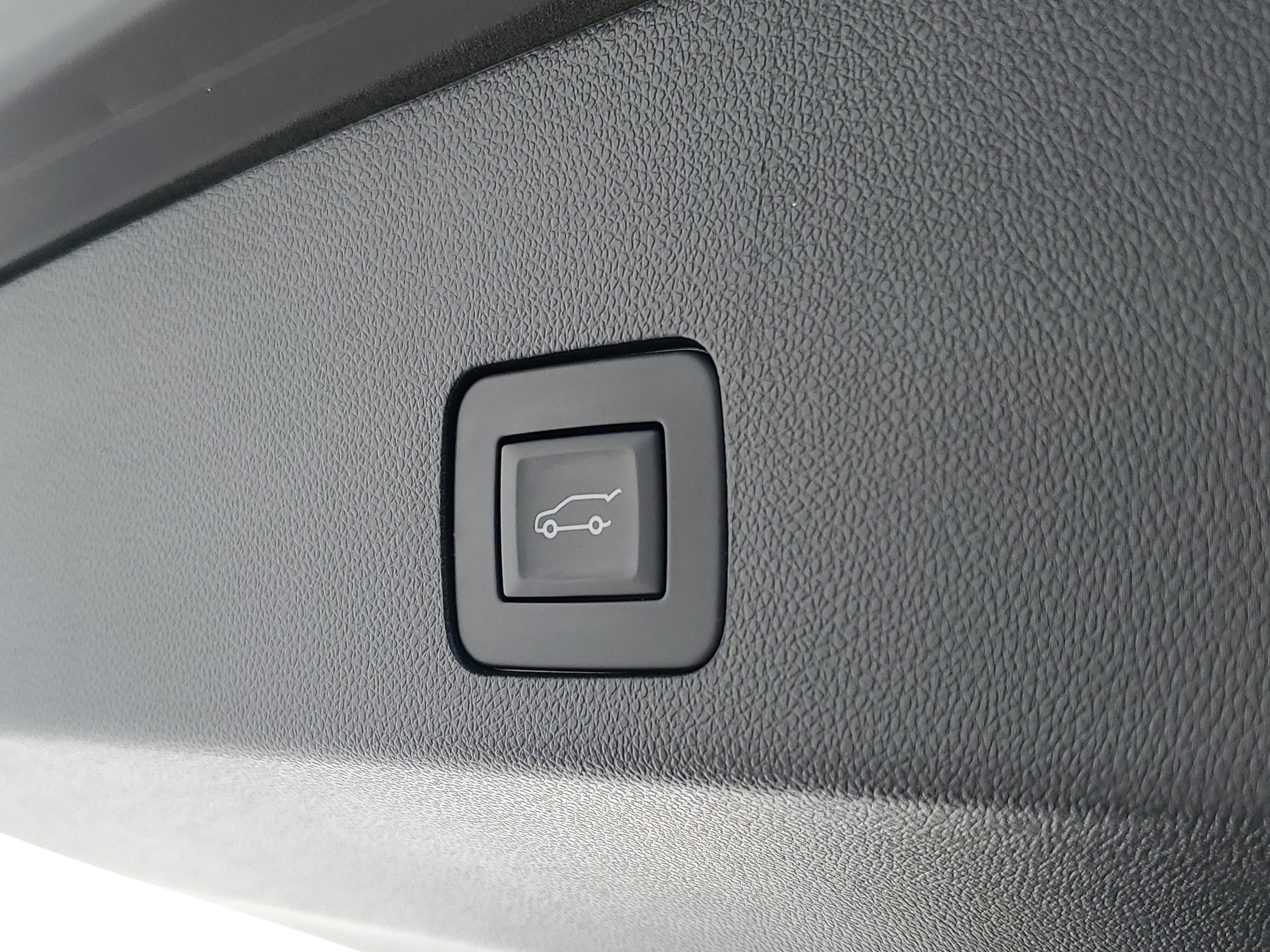 Used 2023 Buick Encore GX Essence w/ Experience Buick Package image 9