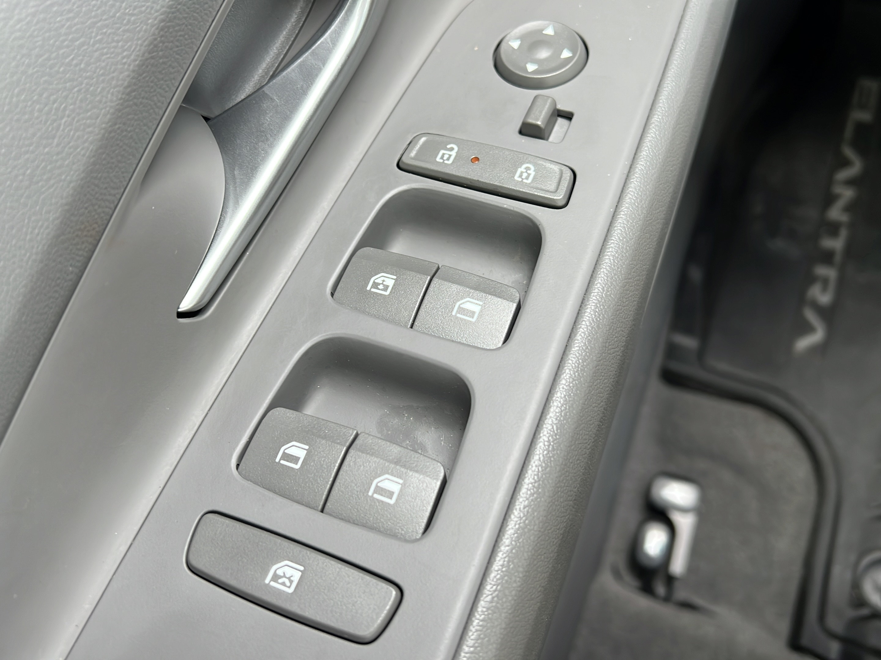 Certified 2025 Hyundai Elantra Sport FWD image 17