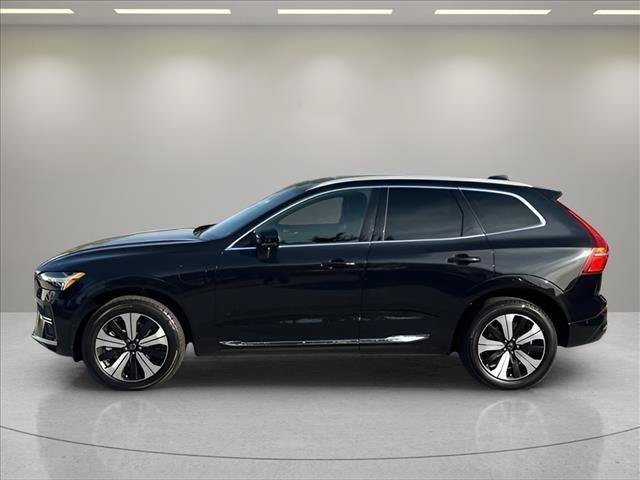Used 2023 Volvo XC60 T8 Plus AWD/4WD image 2