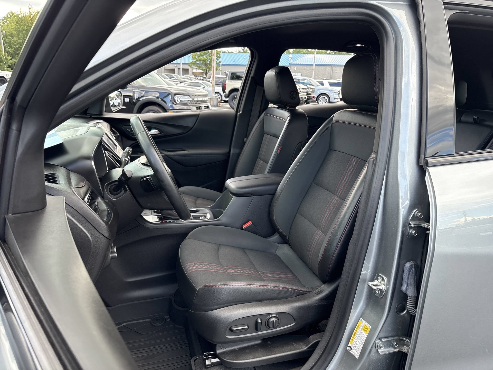 Used 2024 Chevrolet Equinox RS w/ LPO, Floor Liner Package FWD image 16