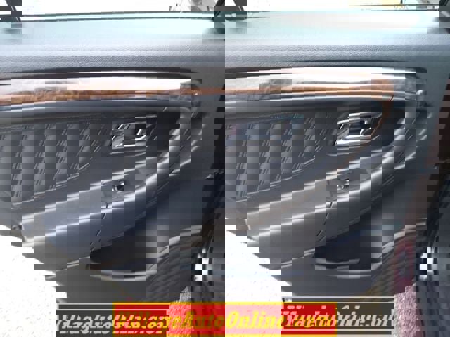 Used 2019 Ford Taurus Limited image 26