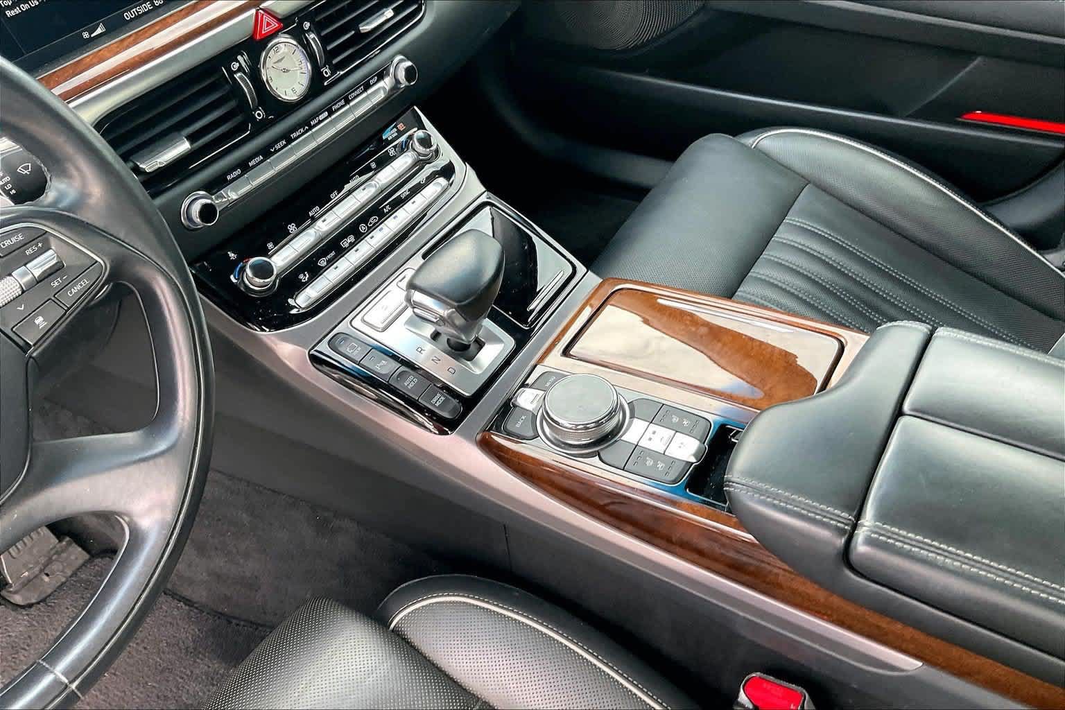 Used 2019 Genesis G90 5.0 Ultimate RWD image 16