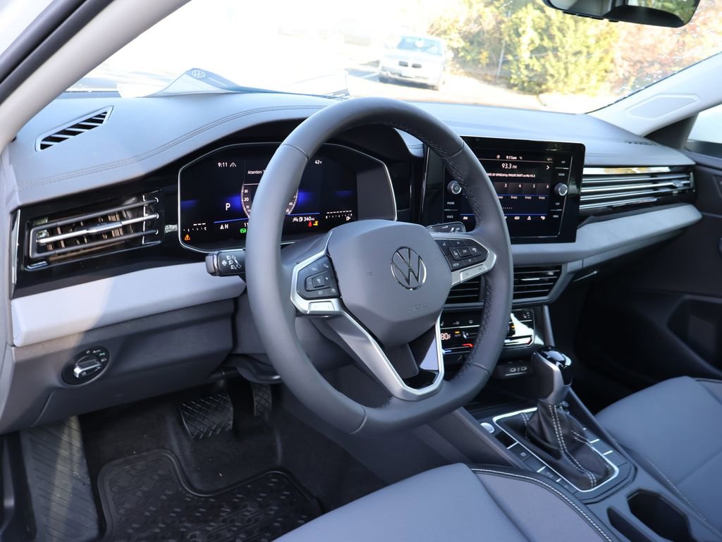 New 2026 Volkswagen Jetta SE FWD image 19