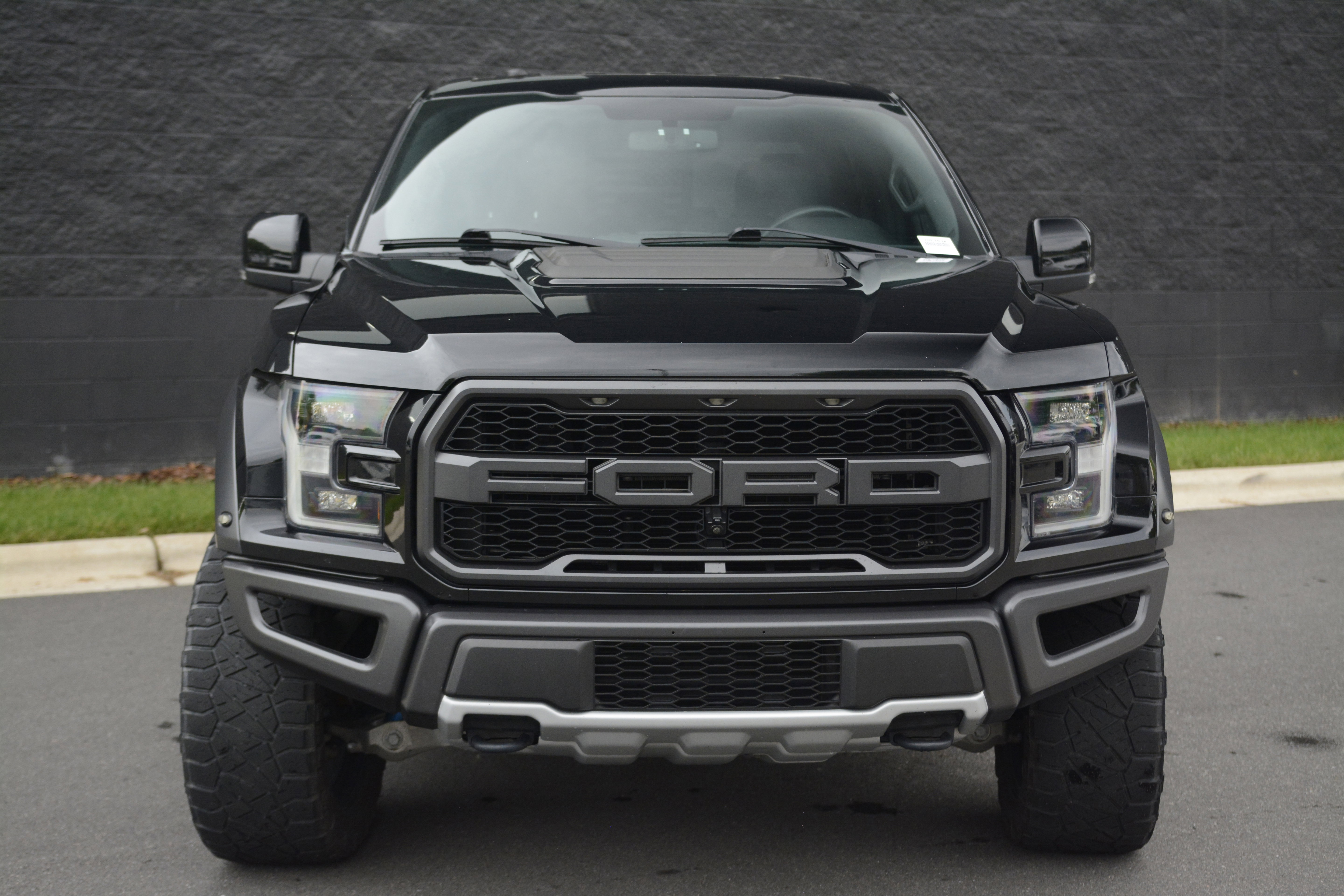 Used 2018 Ford F150 Raptor w/ Equipment Group 802A Luxury AWD/4WD image 36