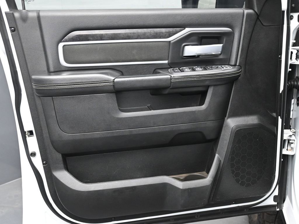 Used 2024 RAM 2500 Big Horn w/ Off Road Package image 9