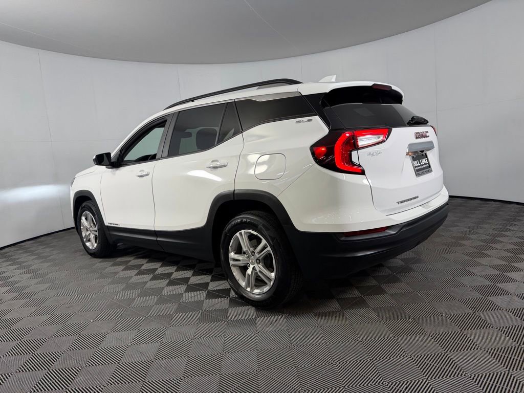 Used 2023 GMC Terrain SLE w/ Driver Convenience Package image 9