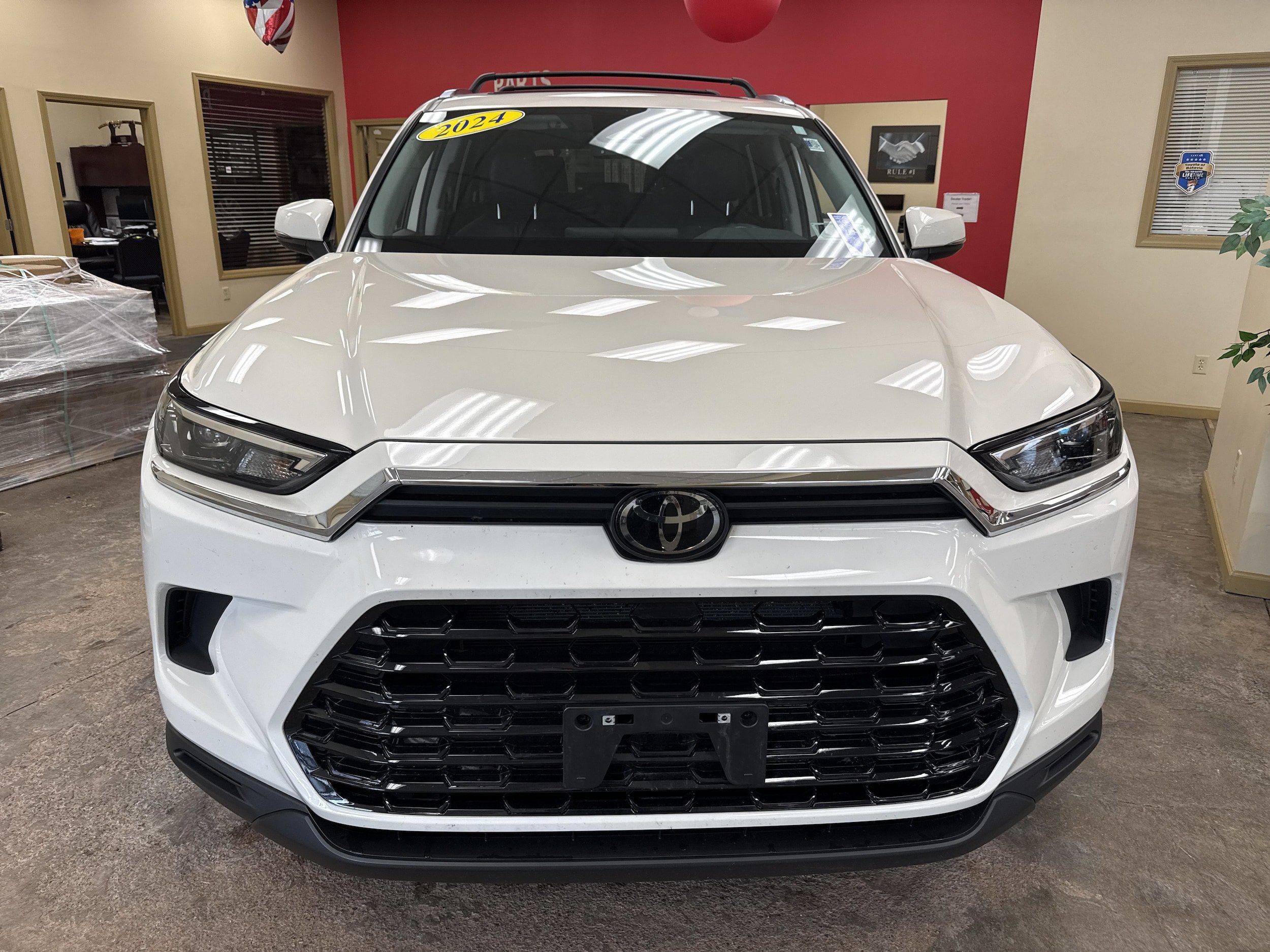 Used 2024 Toyota Grand Highlander AWD image 2