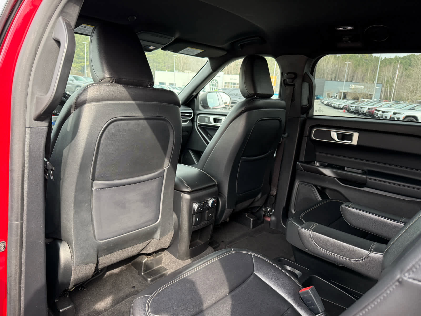 Used 2020 Ford Explorer XLT w/ Equipment Group 202A image 28