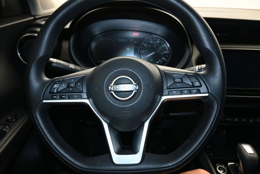 Used 2022 Nissan Kicks SV FWD image 13