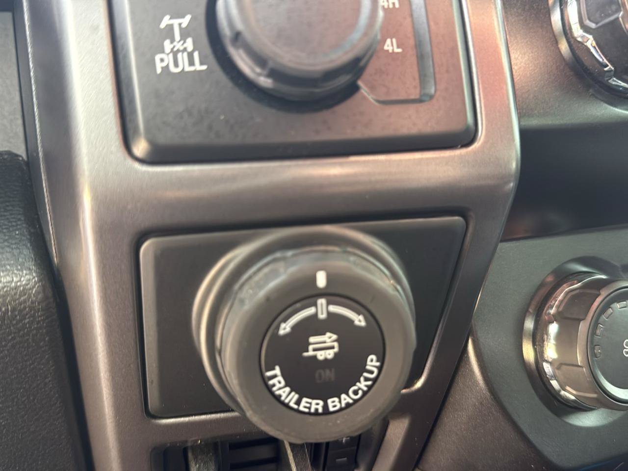 Used 2019 Ford F150 XLT w/ Equipment Group 302A Luxury AWD/4WD image 32