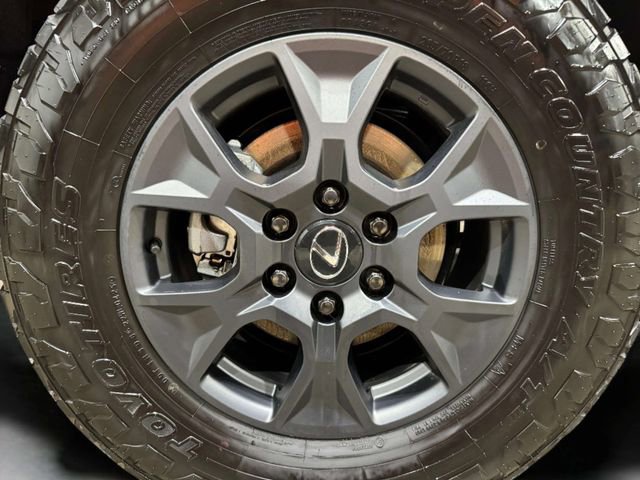 Used 2025 Lexus GX 550 image 37