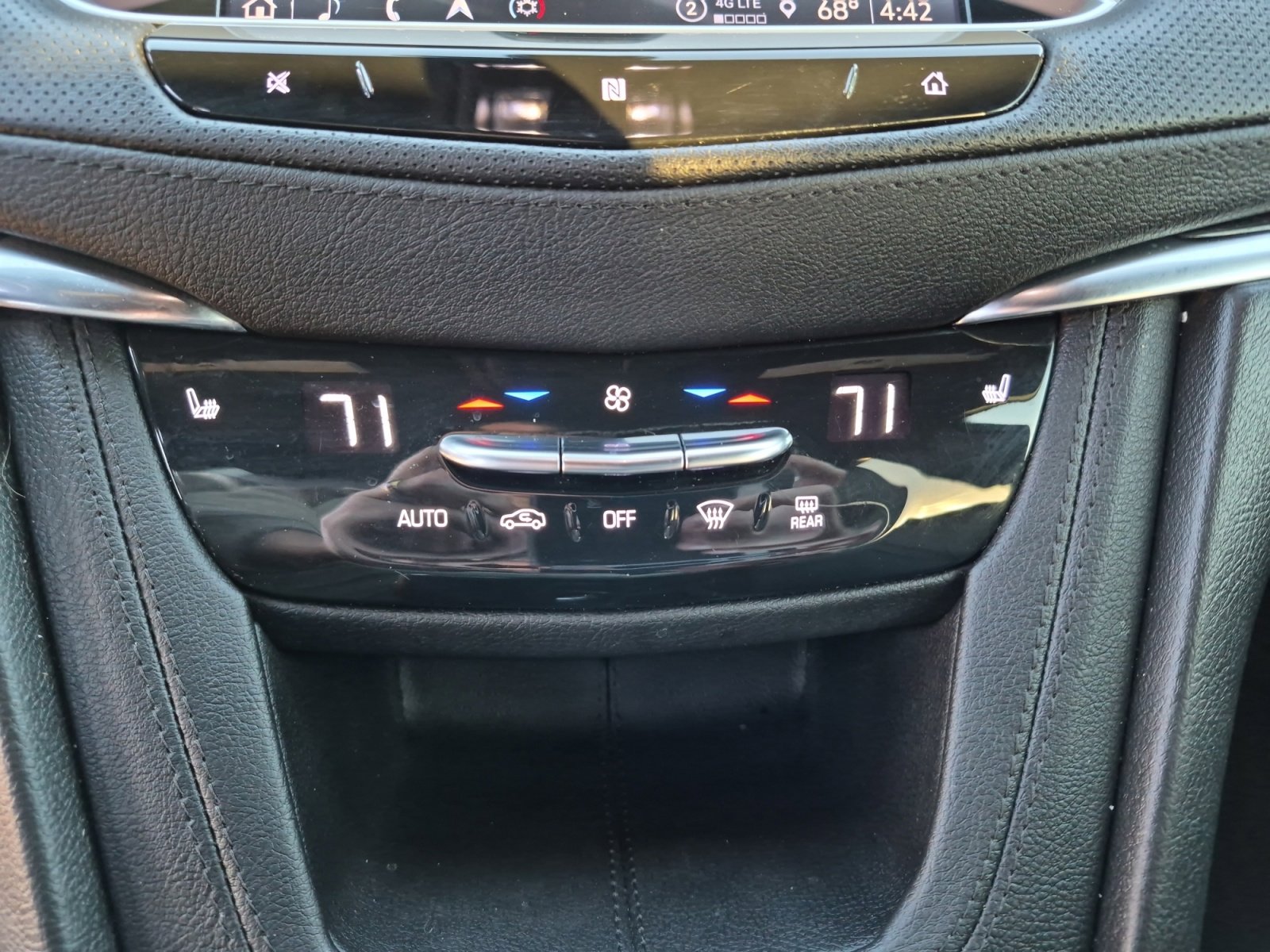 Used 2021 Cadillac XT5 Premium Luxury image 18