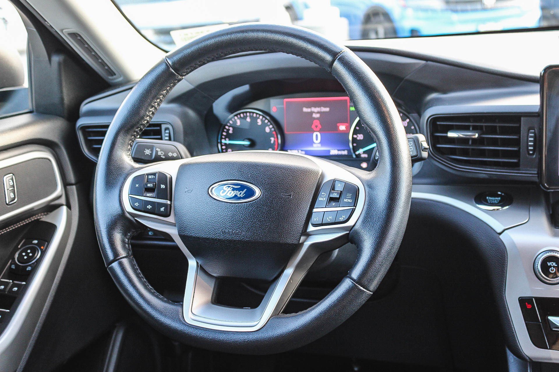 Used 2022 Ford Explorer XLT image 16