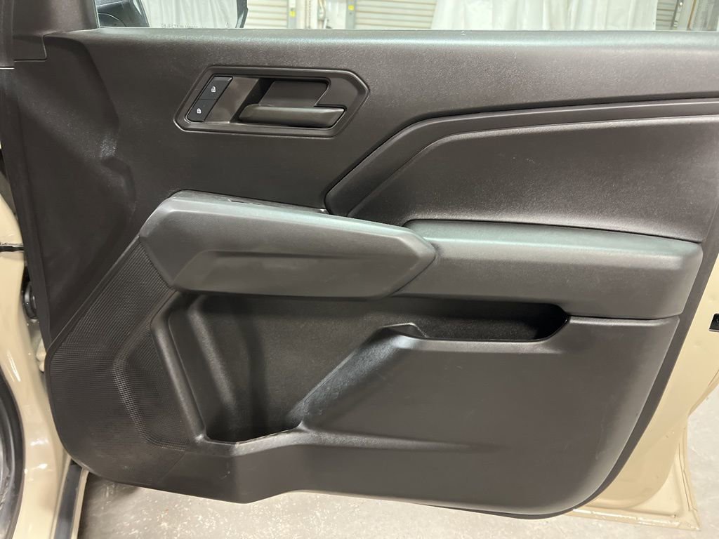 Used 2024 Chevrolet Colorado W/T image 9