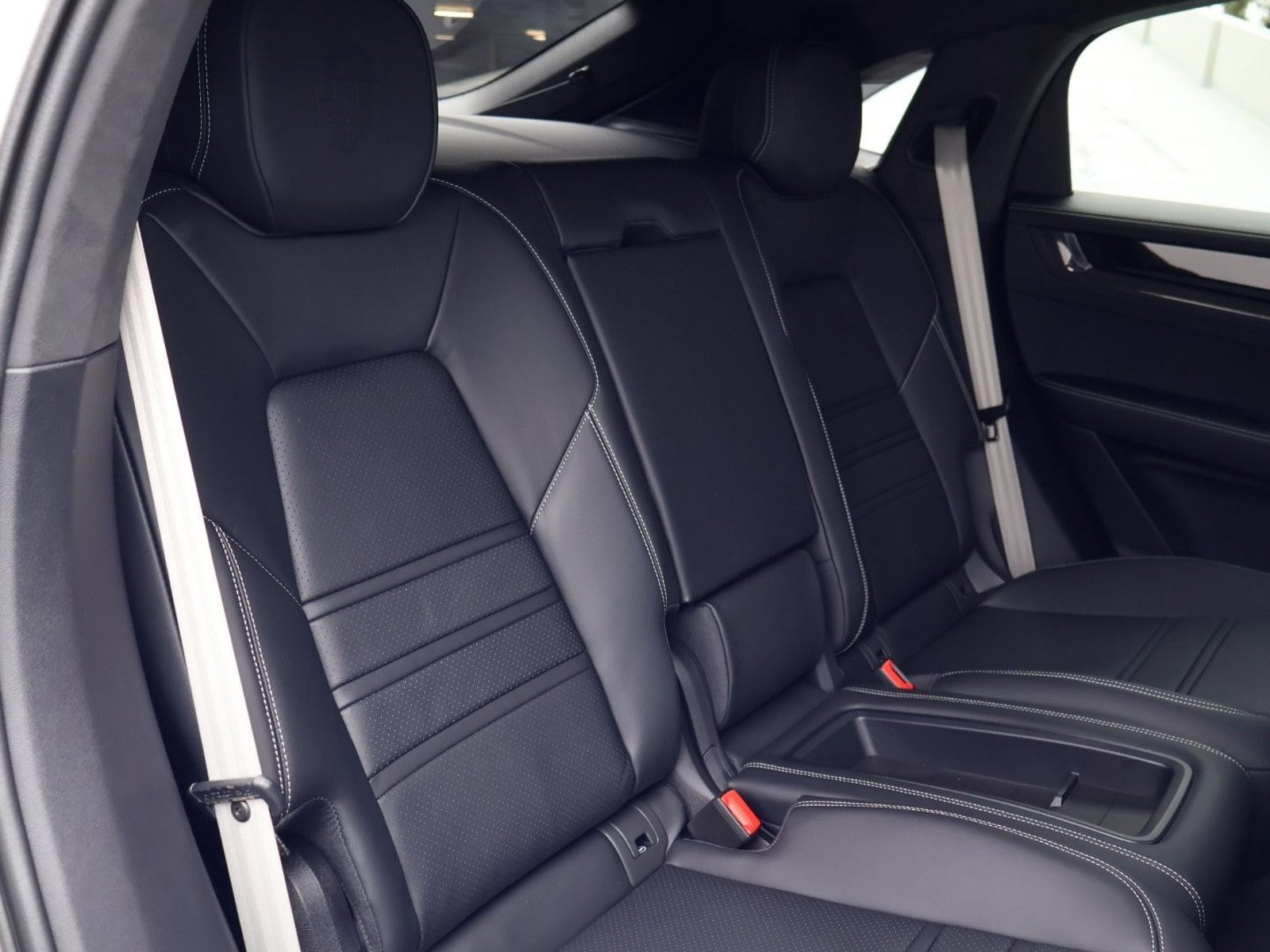 New 2026 Porsche Cayenne GTS AWD/4WD image 22