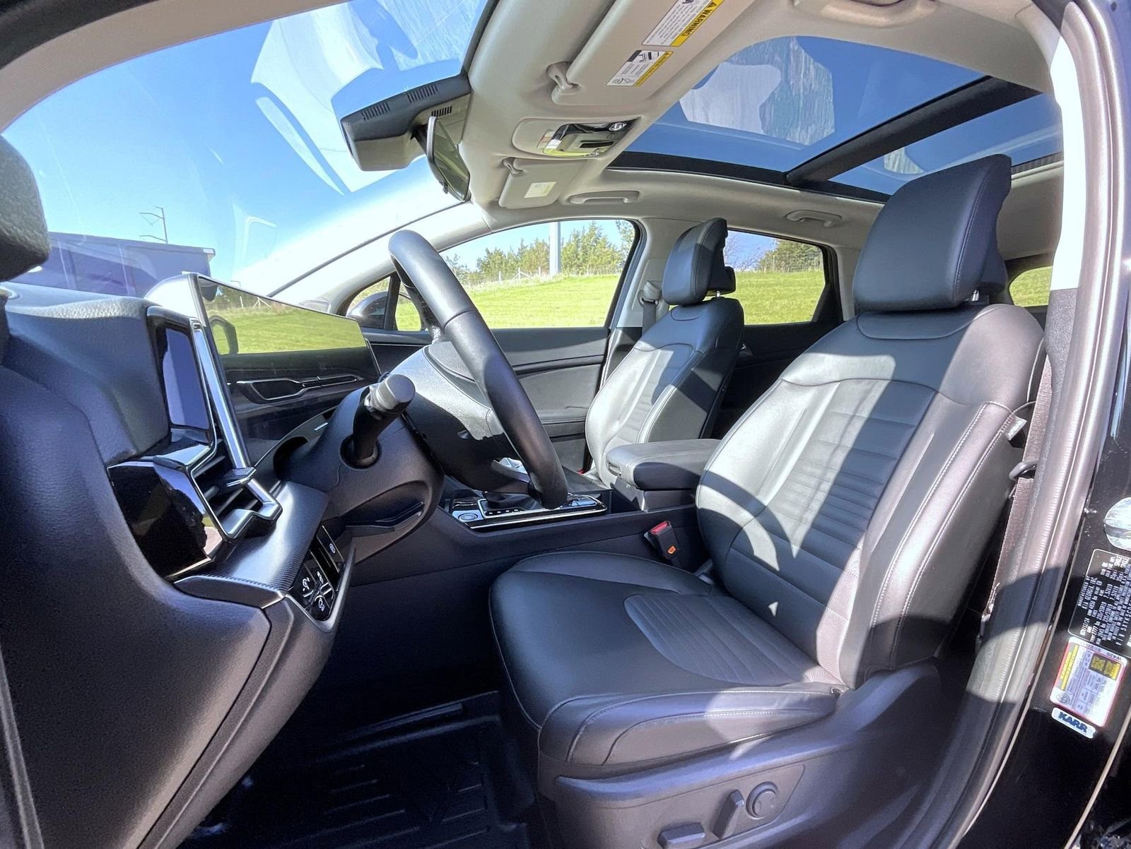 Used 2025 Kia Sportage SX AWD/4WD image 11